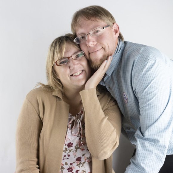 Meet your Poshers Brad and Heather - Picture 6 of 14